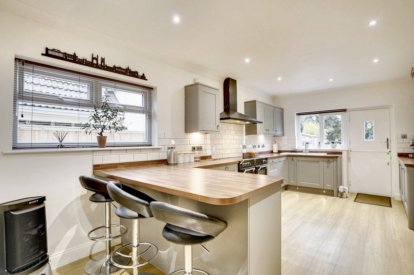 Images for Newmarket Road, Cheveley, CB8 EAID:4037033056 BID:e22d2fe2-cd8a-4ee5-877e-aff44adbf8aa