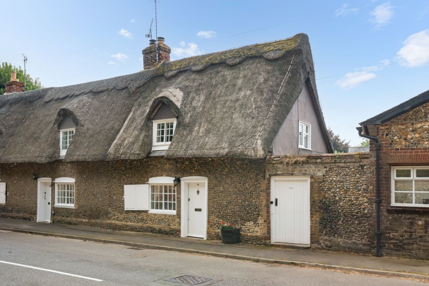 Images for High Street, Babraham, CB22 EAID:4037033056 BID:2f5b1148-b901-4d34-9e72-64b6a96df570