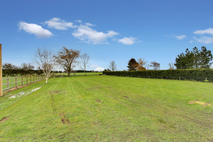 Images for School Road, Terrington St. John, PE14 EAID:4037033056 BID:1d497ef6-e698-4427-833a-3b42529ac059