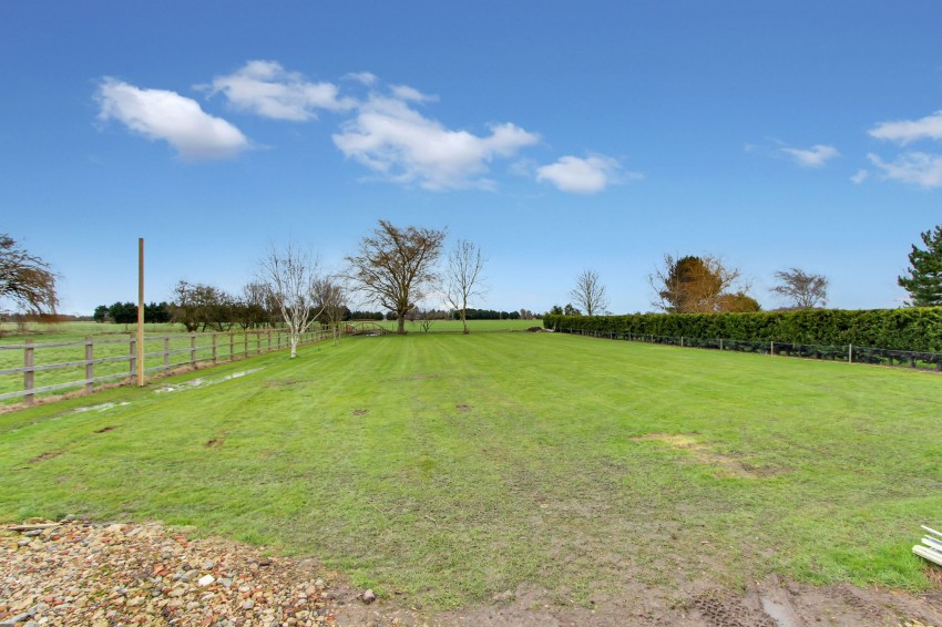 Images for School Road, Terrington St. John, PE14 EAID:4037033056 BID:1d497ef6-e698-4427-833a-3b42529ac059