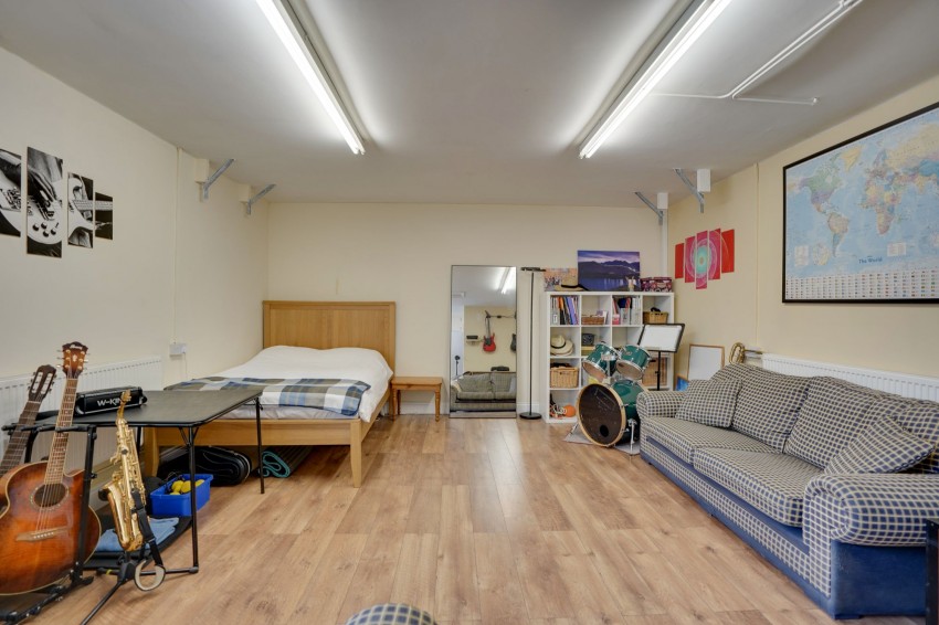 Images for Exning Road, Newmarket, CB8 EAID:4037033056 BID:e22d2fe2-cd8a-4ee5-877e-aff44adbf8aa