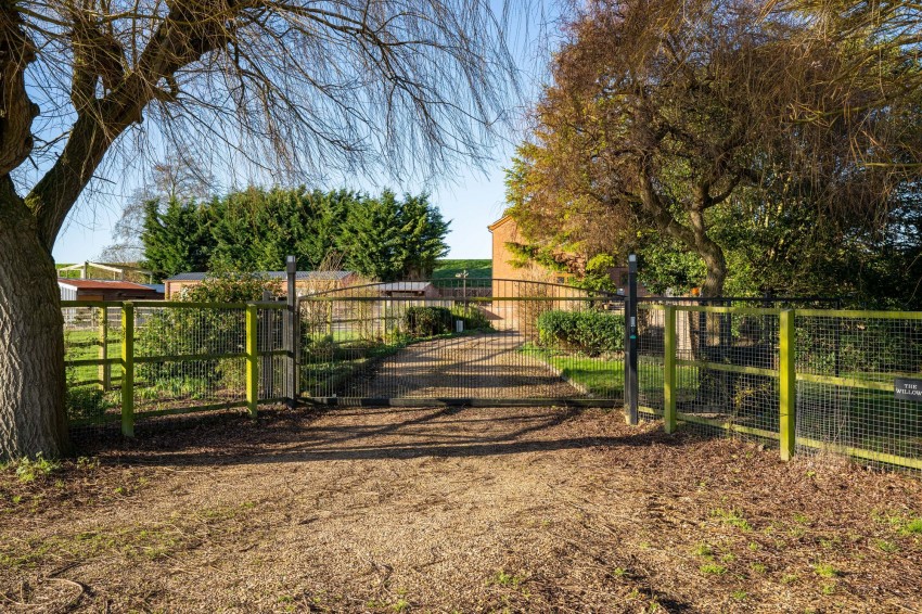 Images for Hundred Foot Bank, Littleport, CB6 EAID:4037033056 BID:df7a2b8e-b283-433c-96bc-9990089caf32